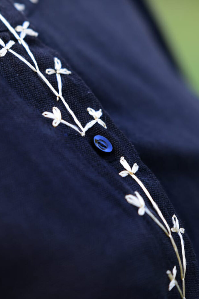 Barg-e-Seemab - Lazy Daisy Stitch - Image 4